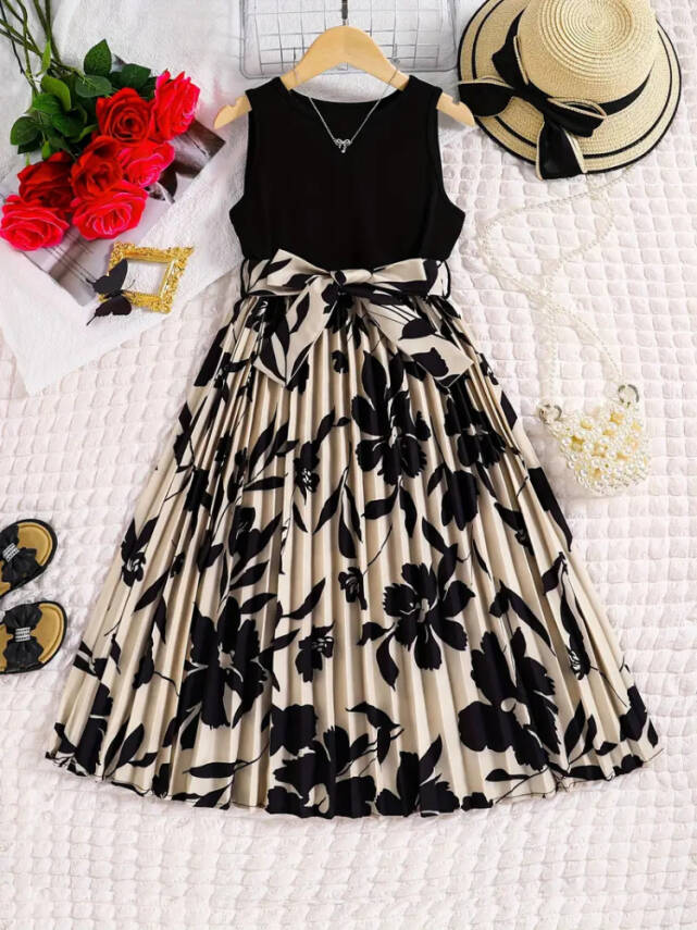 Çiçek Desenli Pileli Şık Midi Elbise - 1